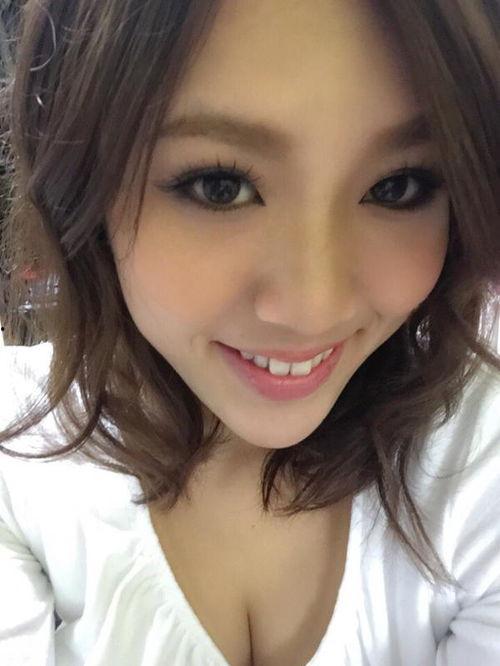 片平茜 在线视频,在线视频中的魅力演绎与情感共鸣